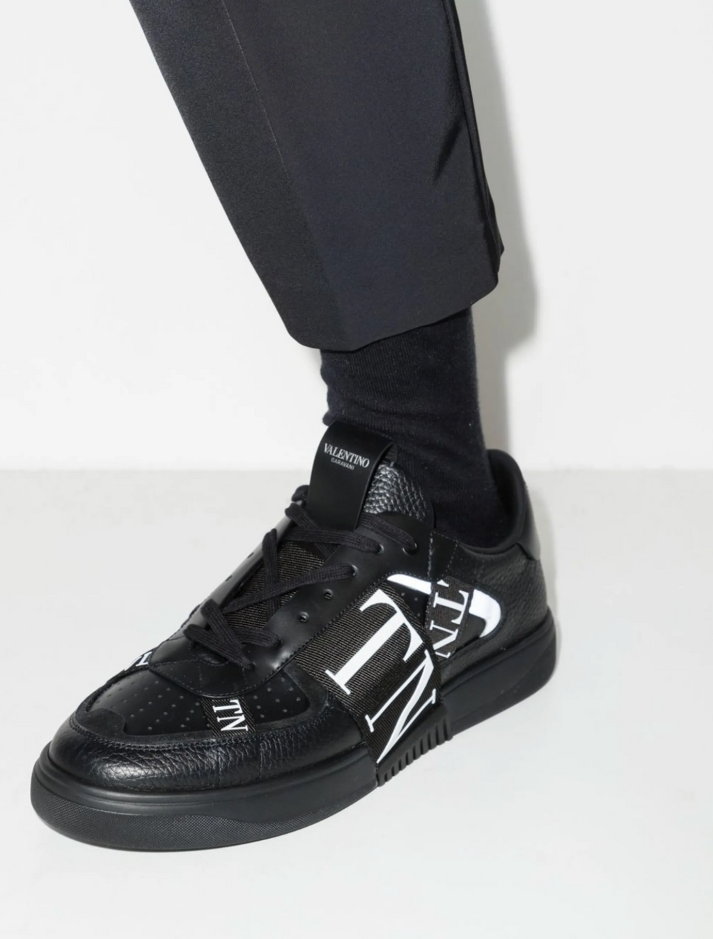 VALENTINO GARAVANI VL7N BLACK